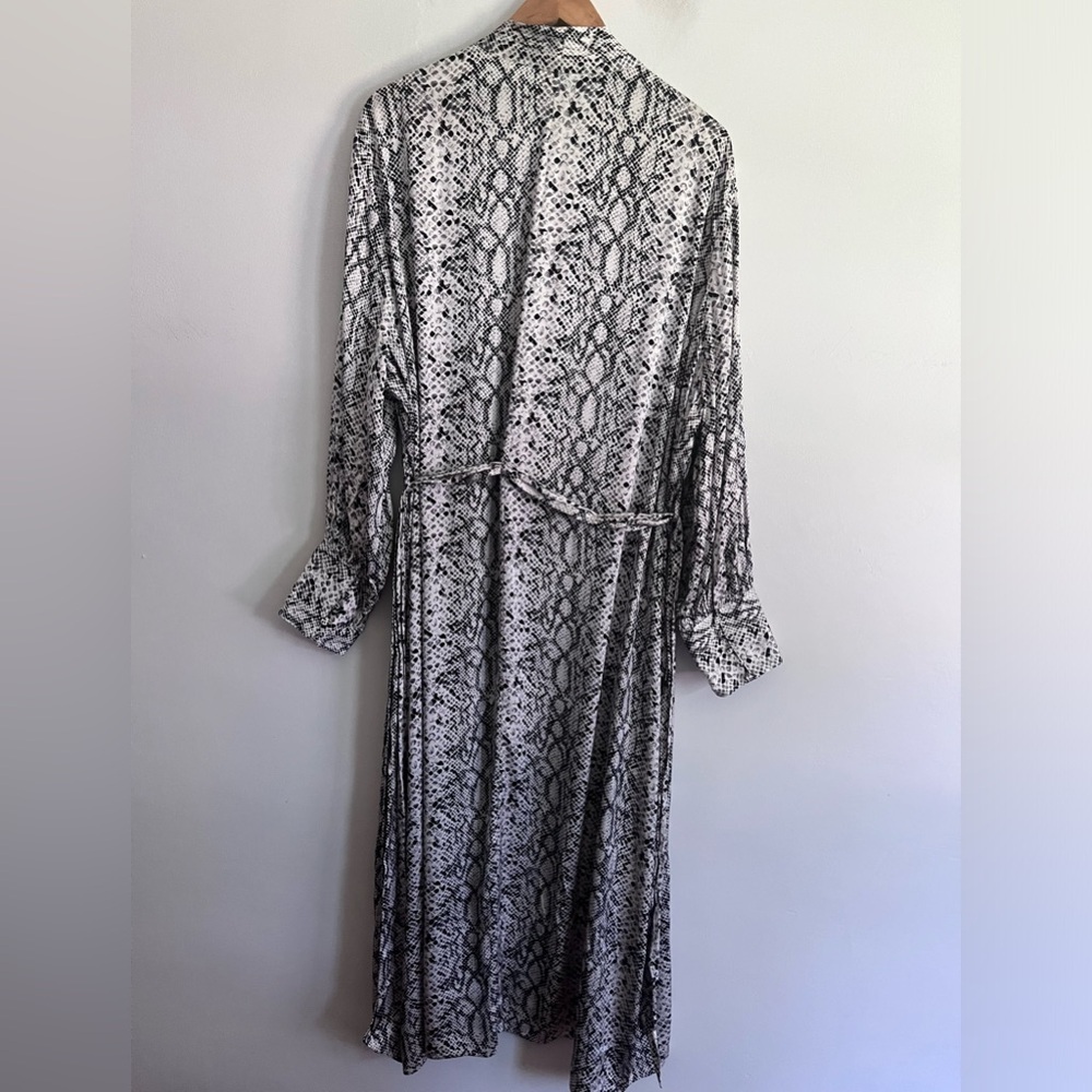 Sleek Good American Python Duster Robe Size 5= 2XL - image 12
